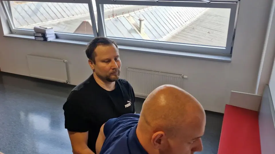 Soud v Olomouci řeší případ otrávených nápojů ve zbrojovce, obžalovanému hrozí doživotí
