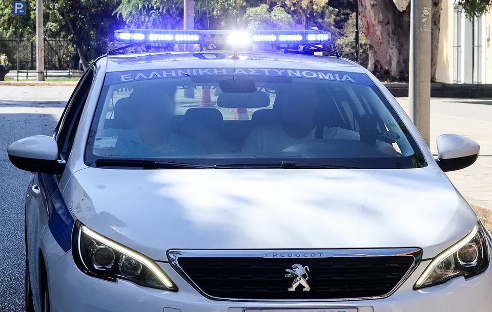 Two 15-year-olds arrested in Voula for robbery of peer