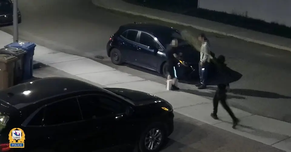 Dix jeunes interpellés à Laval après une série de vols avec violence lors d'échanges en ligne