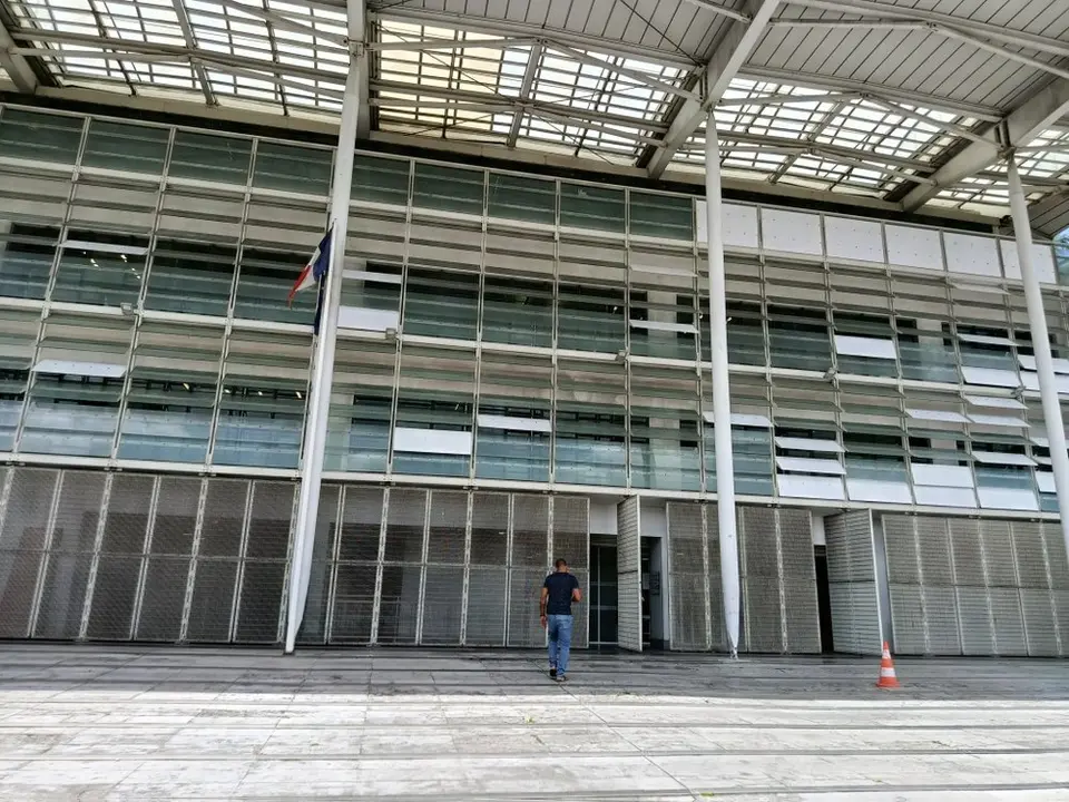 Une Guyanaise condamnée pour avoir tenté d'emporter de la cocaïne dans le corps vers Paris