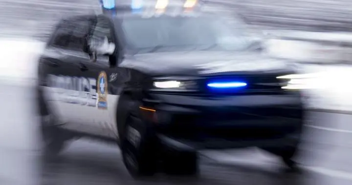 Suspect de vol arrêté après avoir dérobé une voiture de police à Montréal