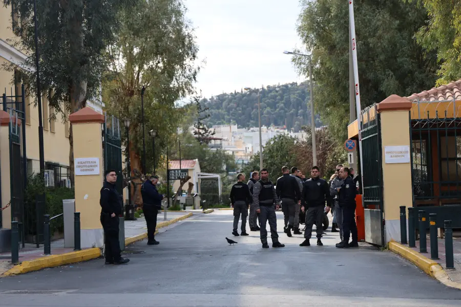 Life sentence for murder of 11-year-old in Menidi – Disturbances at courthouse