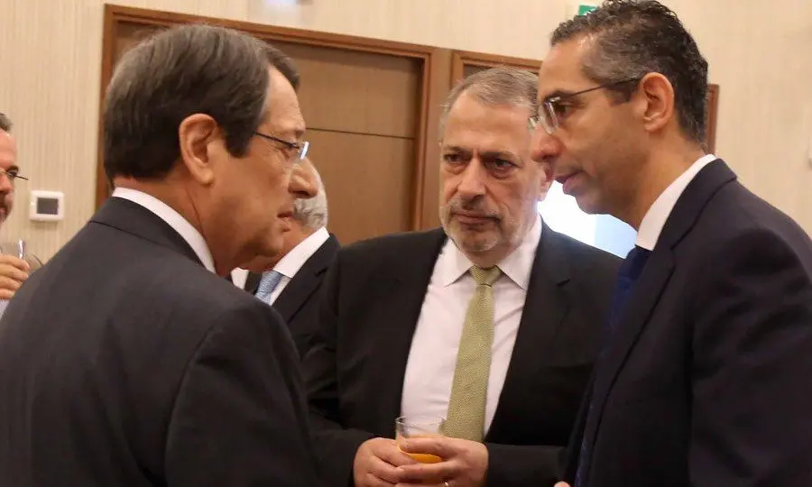 Political forces demand prosecutors' resignations following corruption findings