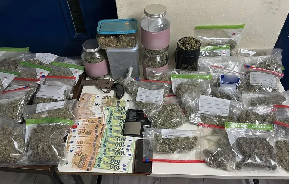 Drugs found in car repair shop: Two arrests in Nea Chalkidona