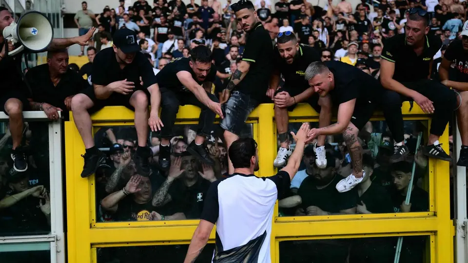 Turin-Juventus derby, clashes before kick-off: fan undergoes emergency surgery