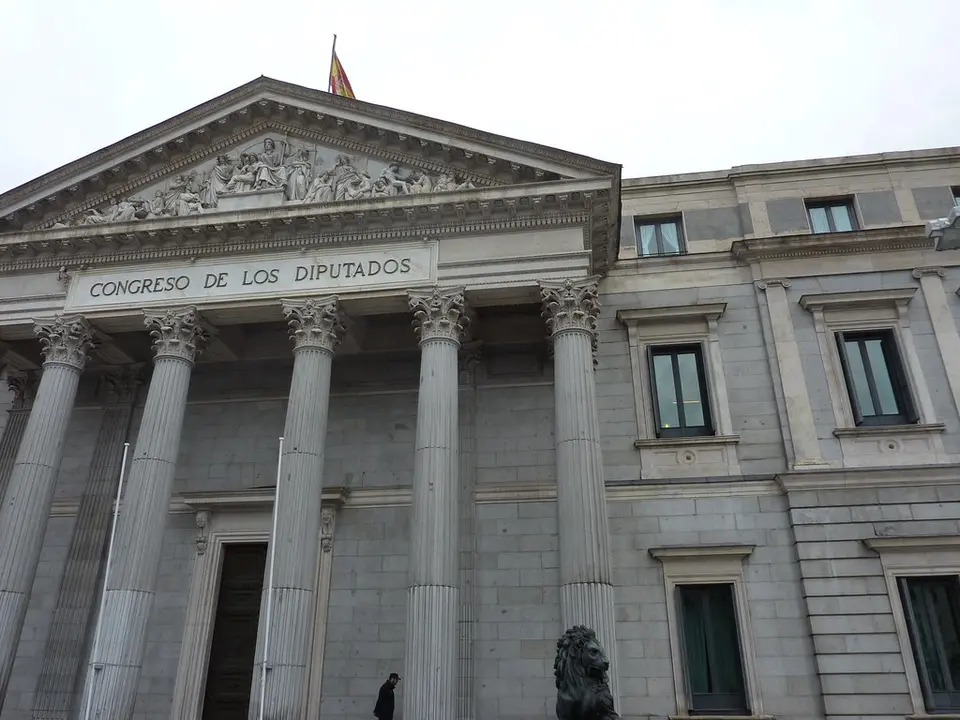 Juez ordena juicio a Begoña Gómez y le retira el pasaporte