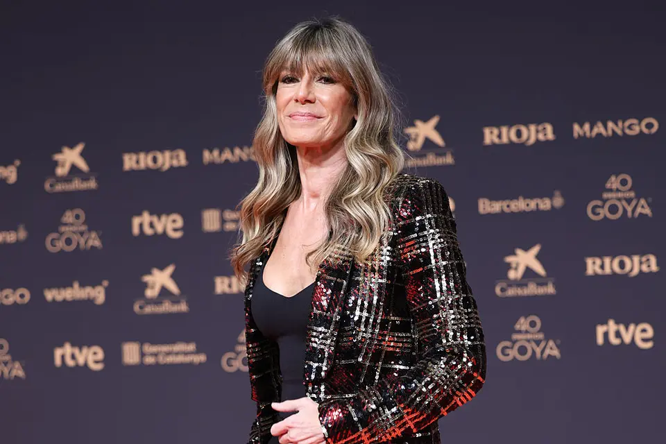 Spanish court orders prime minister's wife to hand over passport ahead of corruption trial