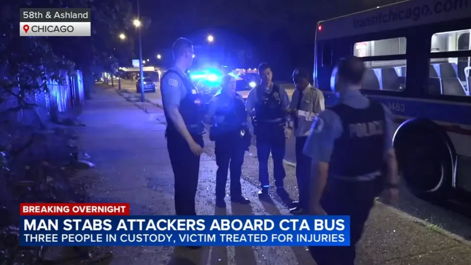 Passenger Wounds Three Would-Be Robbers on Chicago Bus