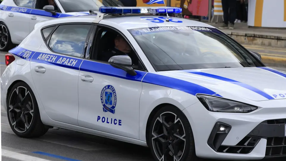 Peristeri: Seven minors arrested armed in square