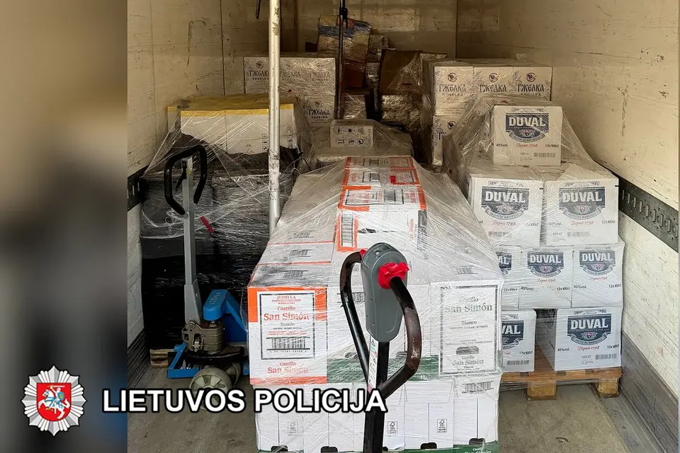 Klaipėda police confiscate nearly 4,000 litres of illegal drinks and hundreds of cigarette blocks during raids