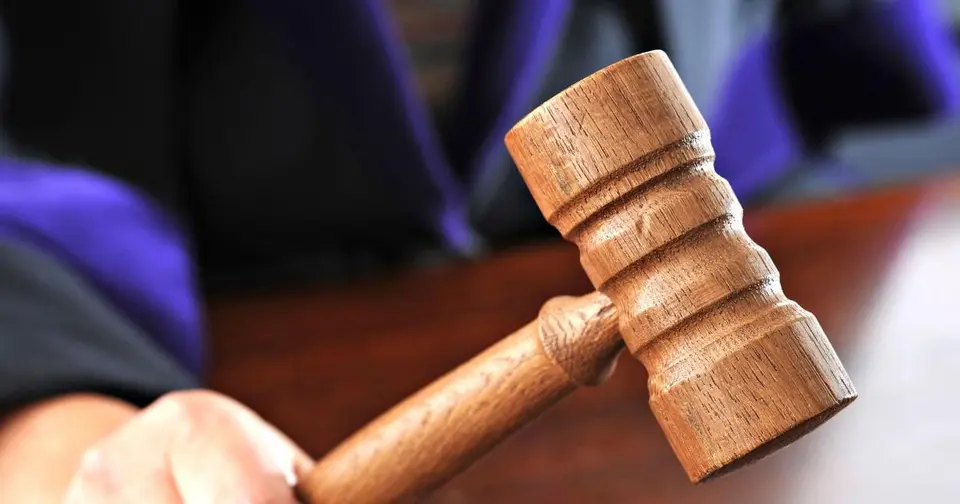 Dvacet pět let za brutální vraždu známého v pražském bytě