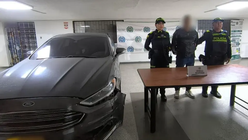 Policía recupera vehículo robado en Bogotá y captura a conductor en Barrios Unidos