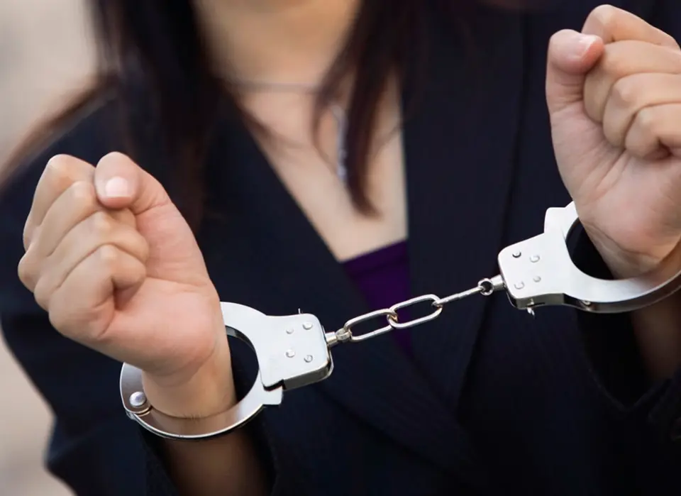 Woman arrested in Limassol for assault on police officer