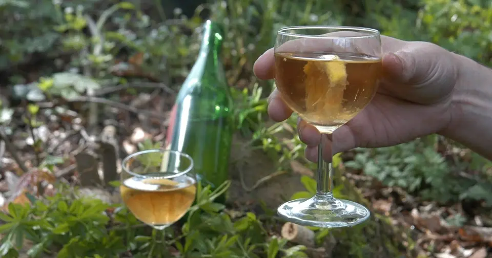 Dronken man bedreigt terrasbezoekers met mes tijdens Maitrankfeesten in Arlon