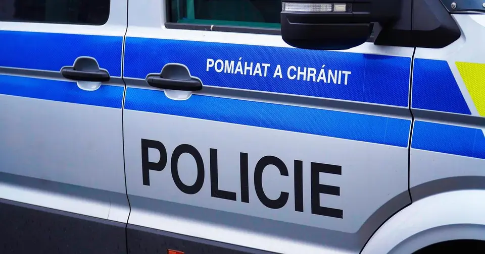 Twenty-year-old student collapses outside school in Tábor and dies; investigators examining the case