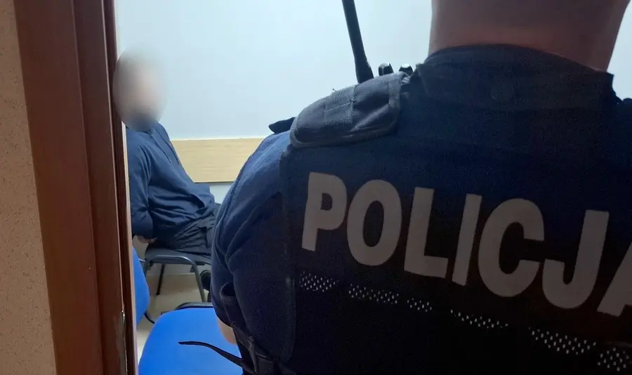 Drugs found in 29-year-old's flat. Police officers discover cannabis whilst executing warrant