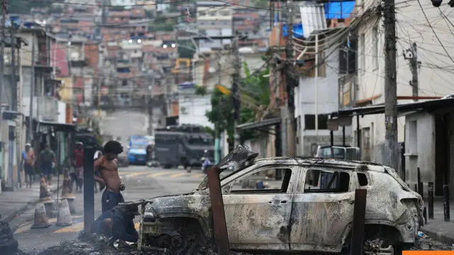 Tourists trapped in favela during police operation in Rio de Janeiro