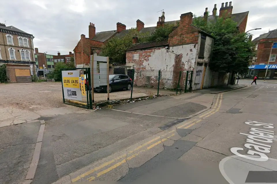 Body Found in Van in Leicester Triggers London Murder Probe