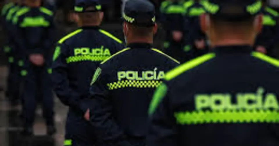 Police officer stabbed by three robbers in Fontibón, Bogotá