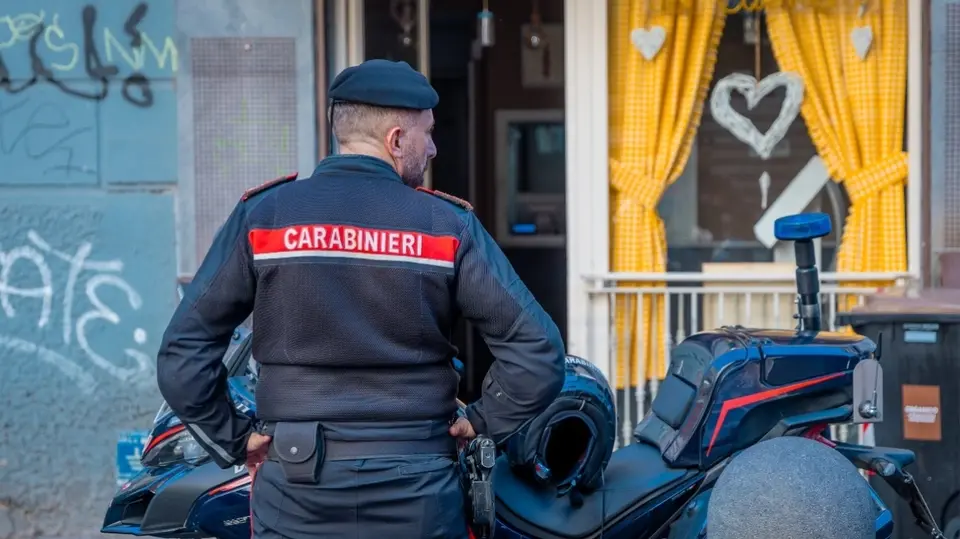 Family tragedy in Camaiore: father shoots wife and son