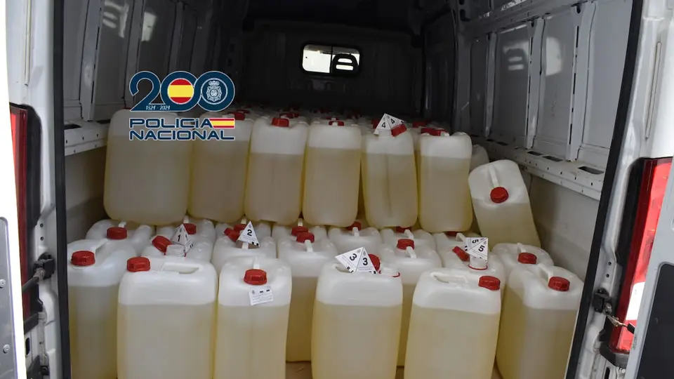 Interceptan en Jerez una furgoneta con 3.330 litros de combustible vinculado al narcotráfico