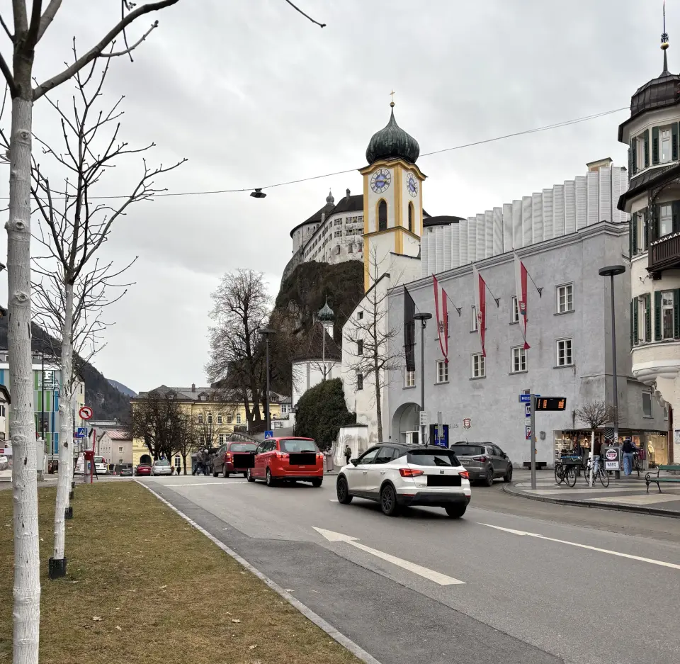 Handtaschenraub in Kufstein gescheitert: Frau wehrt sich erfolgreich