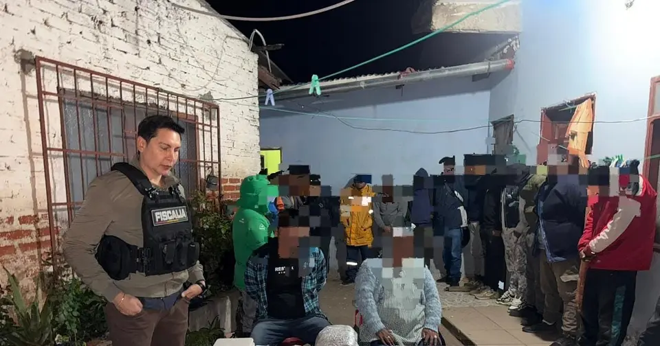 Madre e hijo detenidos por venta de droga en zona Los Lotes de Santa Cruz