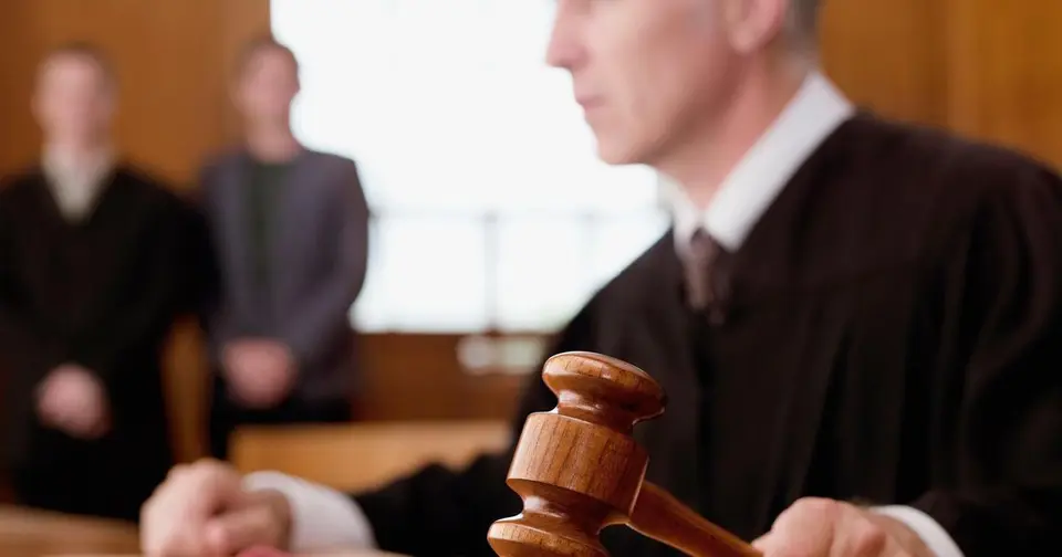 Ústavní soud zamítl stížnost muže odsouzeného za smrt čtyřletého dítěte v Mostě