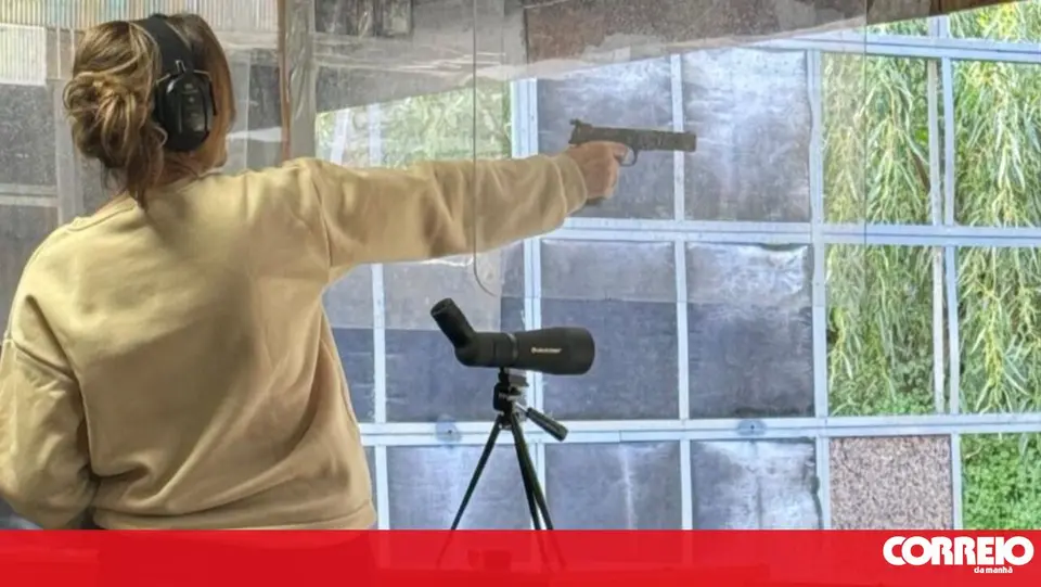 Psicóloga portuguesa detida na Indonésia com munições na mochila. Falha nos controlos de Madrid