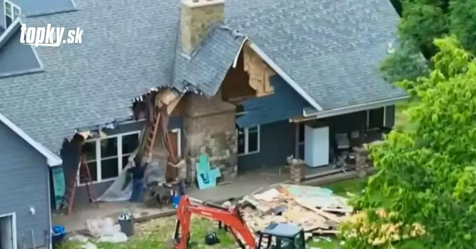 Man in Pennsylvania demolished home with excavator after wife announced divorce – children were inside