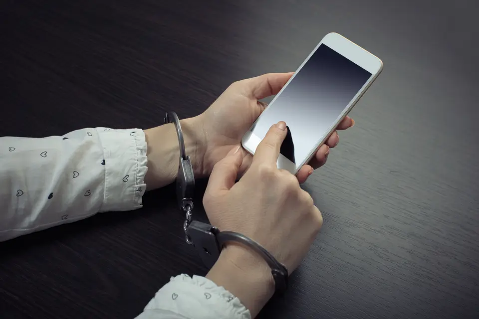 Sharjah Man Fined Dh3,000 for Posting Insulting Photos of Woman on Social Media