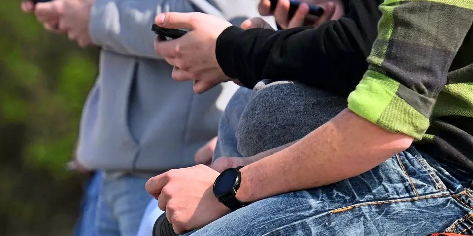 Constitutional Court examines surveillance operation against encrypted mobile phones