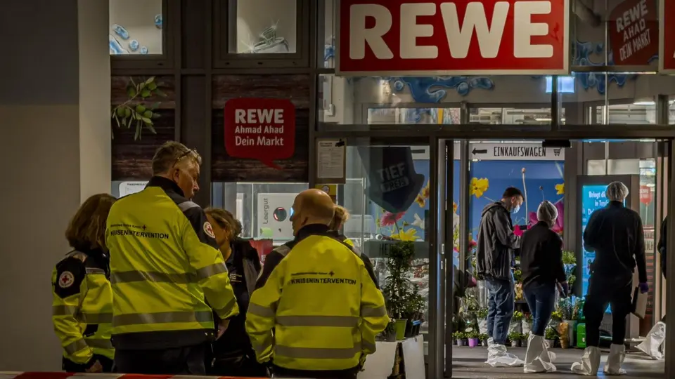 Knife attack in Altona supermarket – one person injured