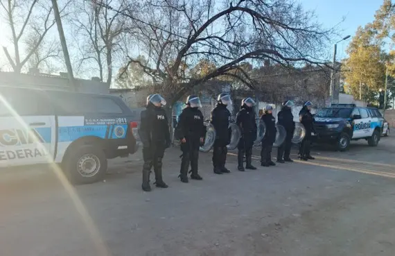 Operativo antidrogas de la Federal en Olavarría: tres domicilios cayeron en simultáneo