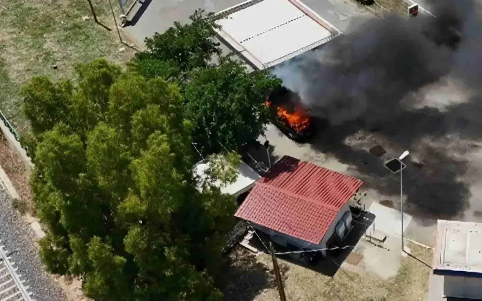 Quattro braccianti pakistani carbonizzati in un'auto a Amendolara, due fermati