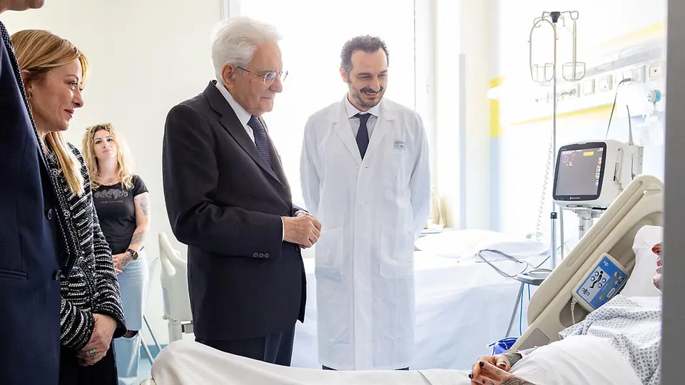 Mattarella e Meloni visitano i feriti di Modena, El Koudri tace davanti ai pm