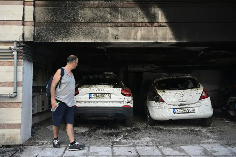Επίθεση με μολότοφ σε σπίτια μελών της Νέας Δημοκρατίας στη Θεσσαλονίκη: Νεκρή μητέρα, τρεις τραυματίες