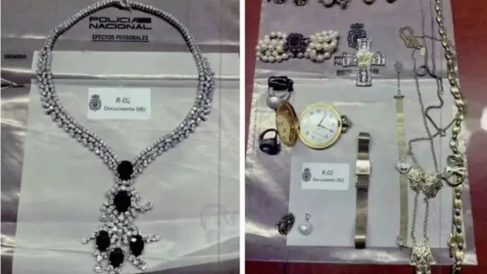 Tax authorities join investigation into high-value jewellery found in Zapatero's office