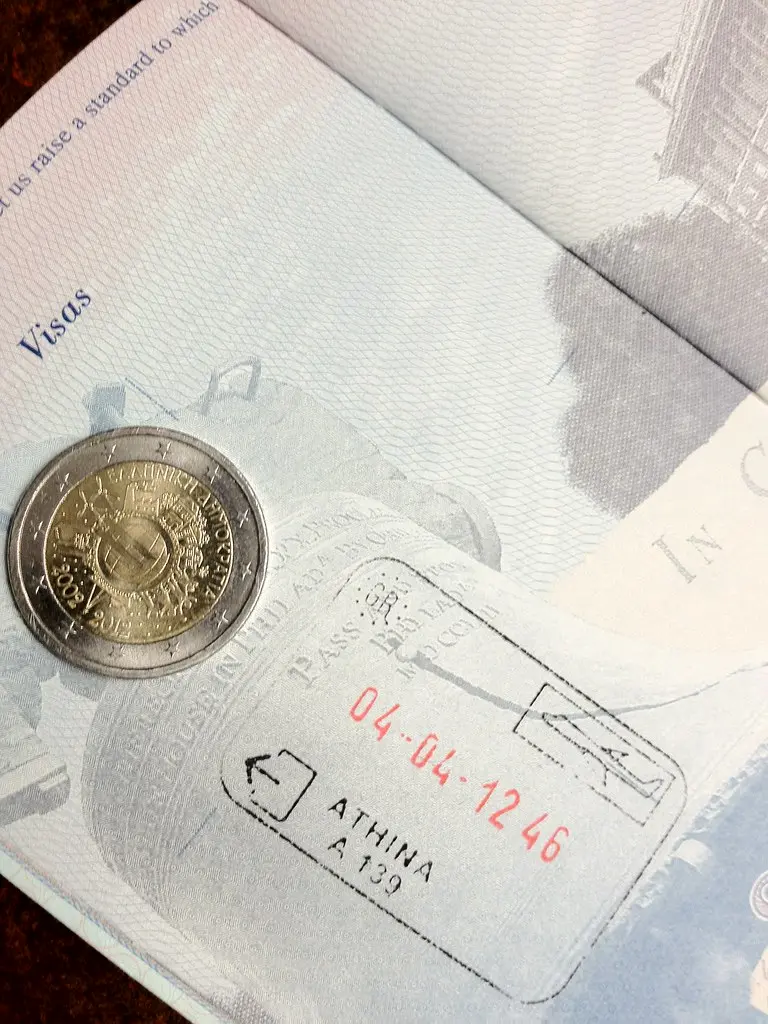 Fraud in Pieria: 84-year-old handed over gold sovereigns and jewellery worth thousands of euros
