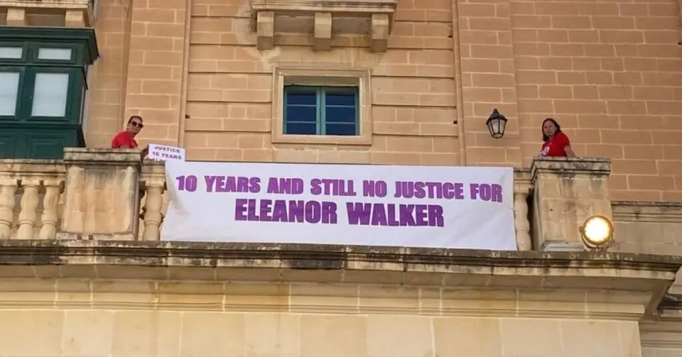 Omm Eleanor Walker tappella għall-ġustizzija wara għaxar snin mingħajr proċess