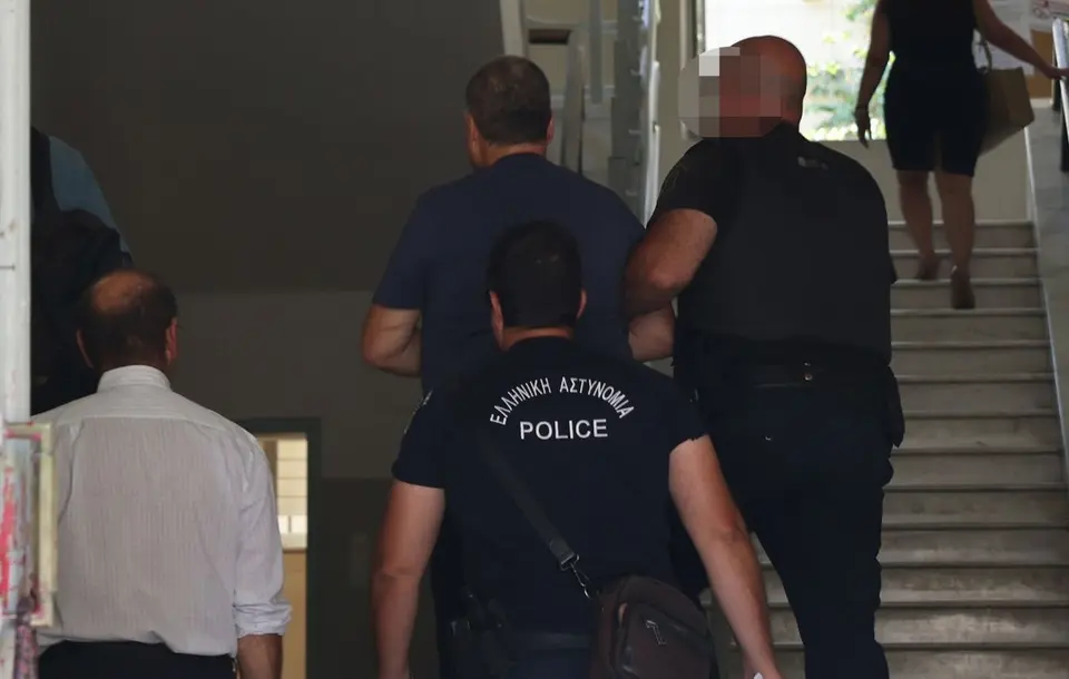 58-year-old remanded in custody in Heraklion for attempted murder of 8-year-old child