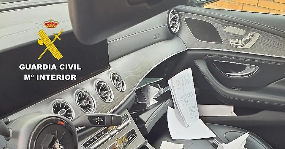 Two arrested in Madrid for stealing 16 steering wheels from luxury cars and committing fraud with bank cards