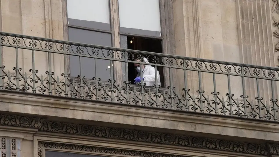 Vol du Louvre : des indices pointent vers des suspects belges