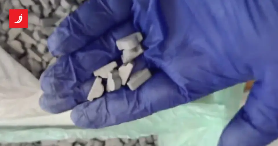 Split: police seize 1,181 ecstasy tablets and cocaine from 21-year-old