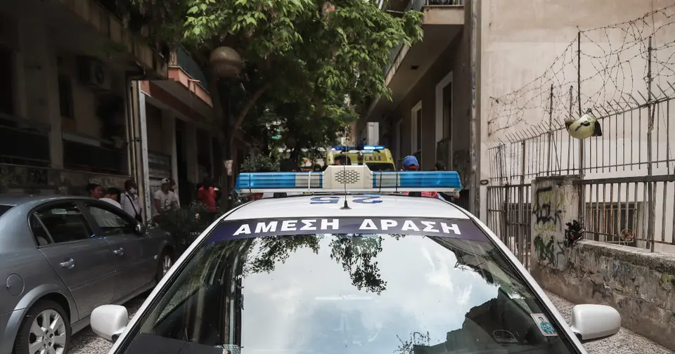 73-year-old arrested for indecent exposure in Kallithea against 6-year-old and 18-year-old