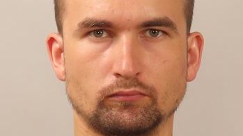 Recidivista se obnažoval před dětmi i ženou v Praze, policie hledá další oběti