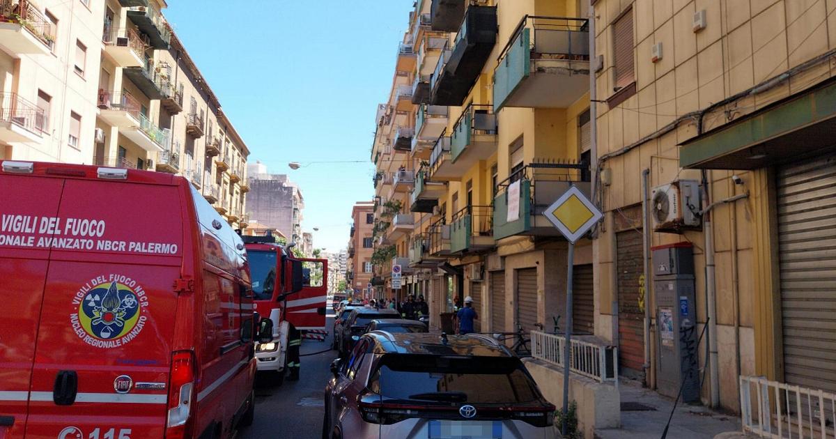 Palermo, uomo di 53 anni ucciso in casa: il killer minaccia di far saltare il palazzo