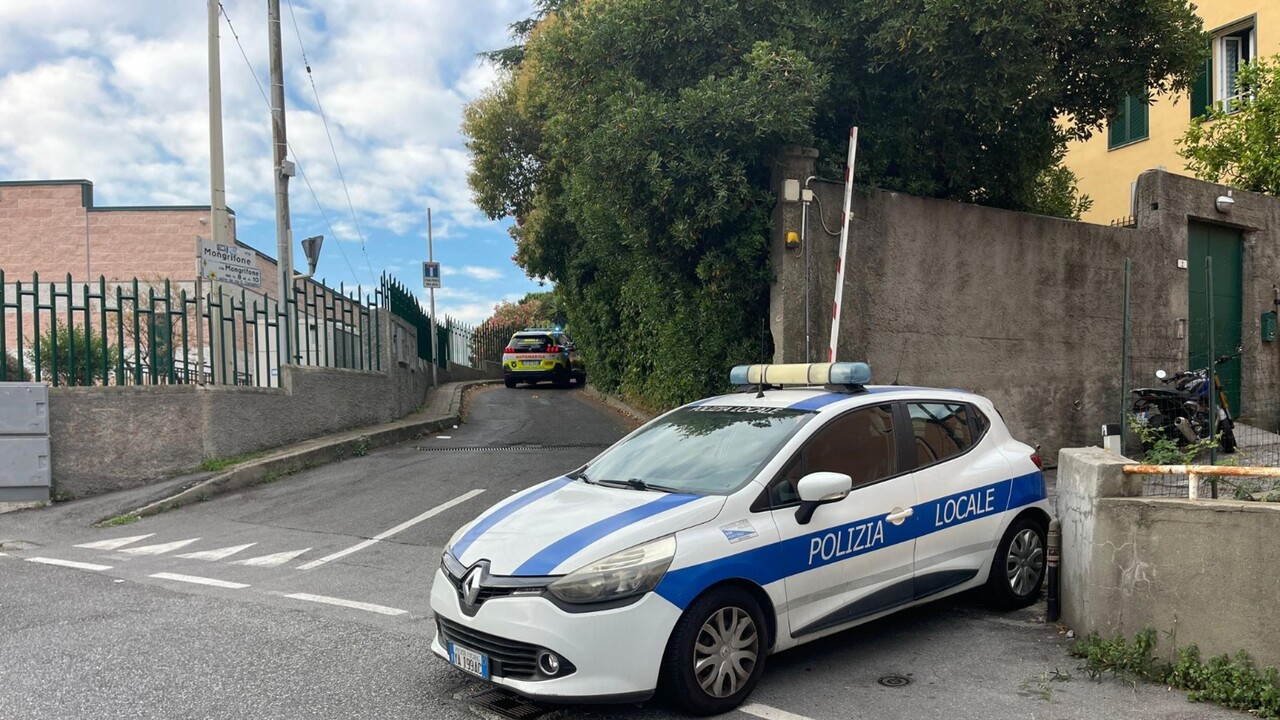 Savona, ultranovantenne spara alla moglie 86enne: donna in terapia intensiva