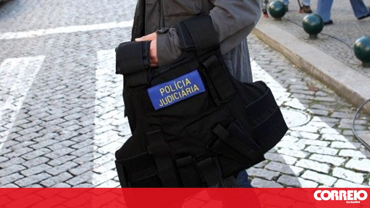 Homem sinalizado à PJ por fotografar jovens atletas em evento de andebol