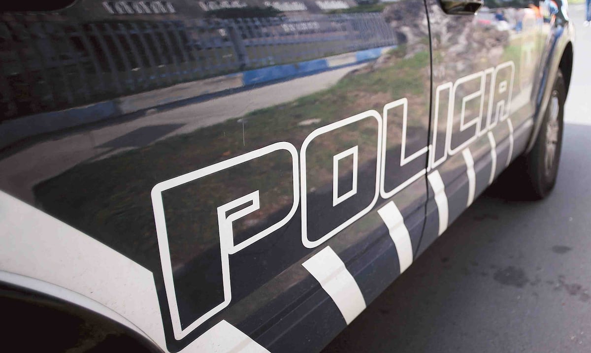 Hallan mujer sin vida al interior de auto en Isabela
